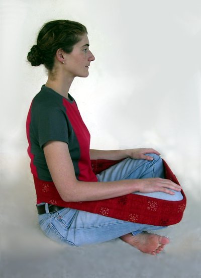 Sitting with a gomtag – side view